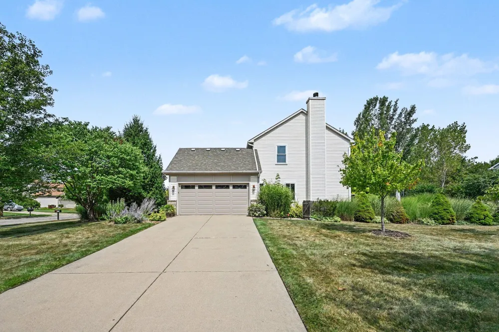 3215 Fenview Drive Ann Arbor, MI 48108