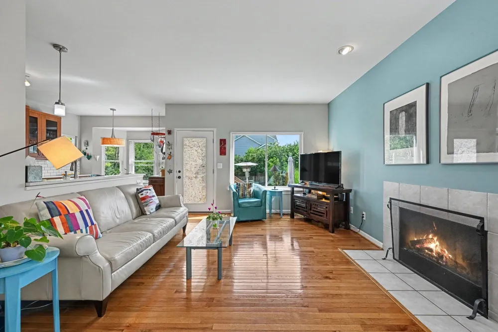 3215 Fenview Drive Ann Arbor, MI 48108