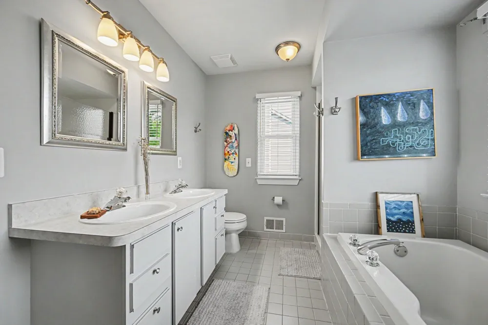 3215 Fenview Drive Ann Arbor, MI 48108
