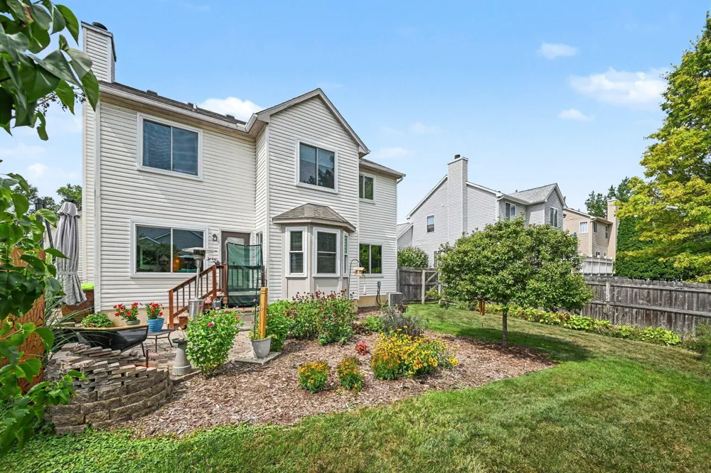 3215 Fenview Drive Ann Arbor, MI 48108