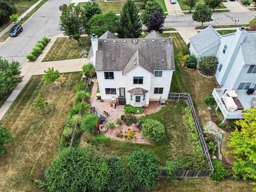 3215 Fenview Drive Ann Arbor, MI 48108