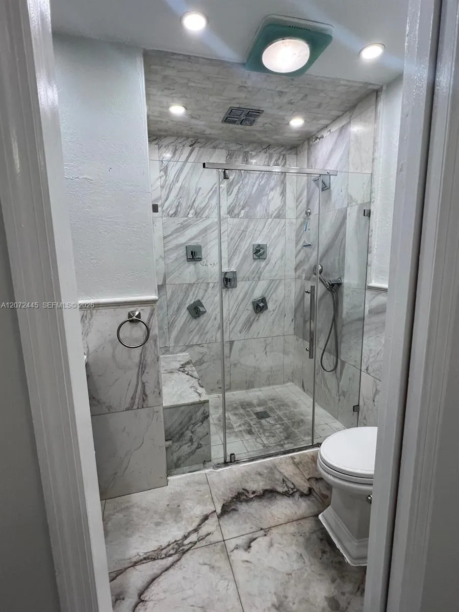 6978 W 25th Ave Hialeah, FL 33016