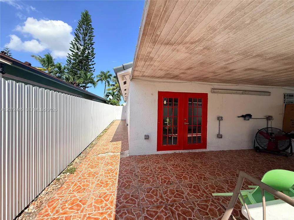 6978 W 25th Ave Hialeah, FL 33016