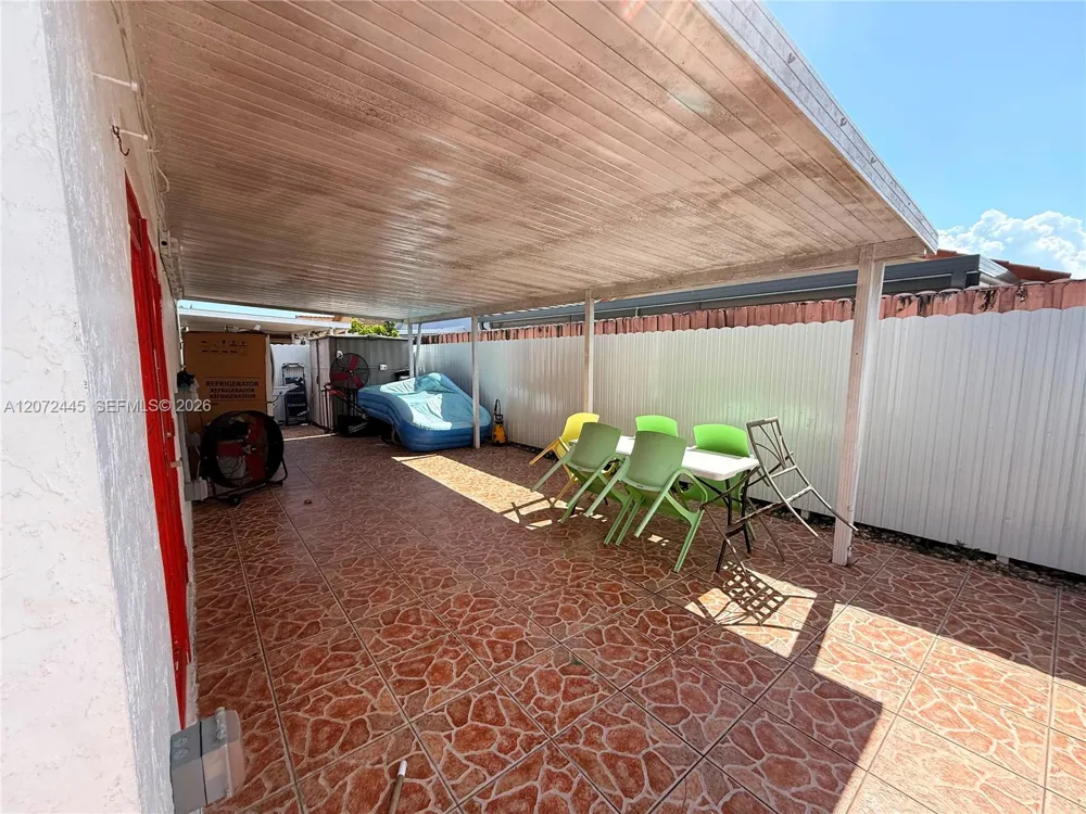 6978 W 25th Ave Hialeah, FL 33016