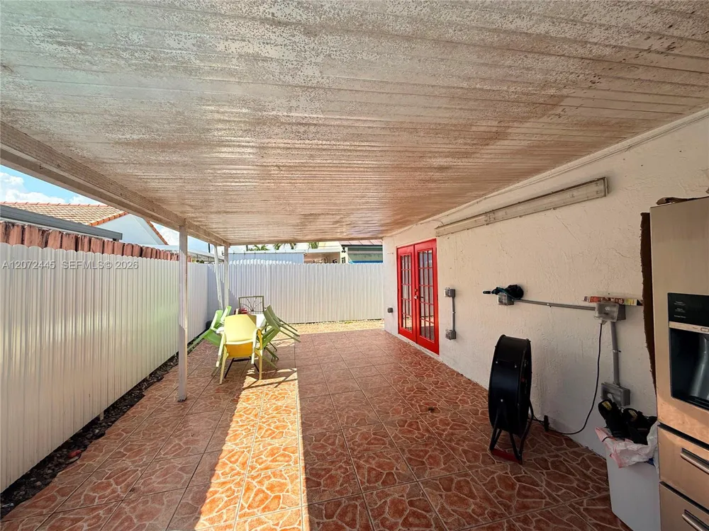 6978 W 25th Ave Hialeah, FL 33016