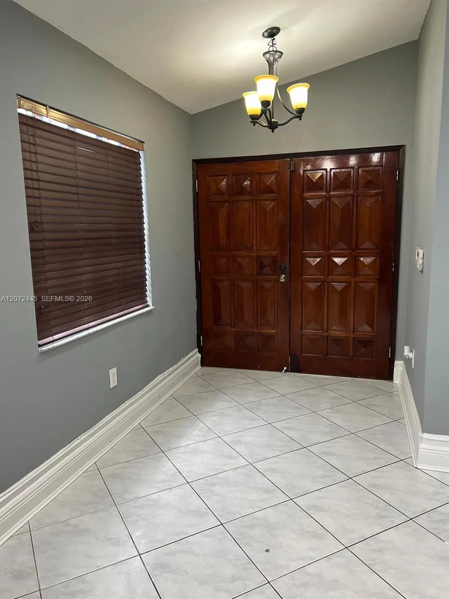 6978 W 25th Ave Hialeah, FL 33016