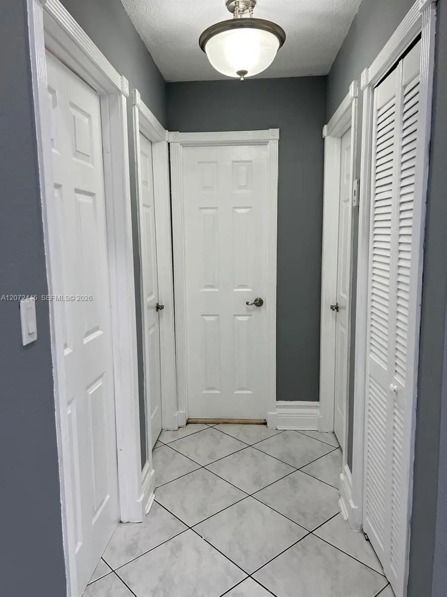 6978 W 25th Ave Hialeah, FL 33016