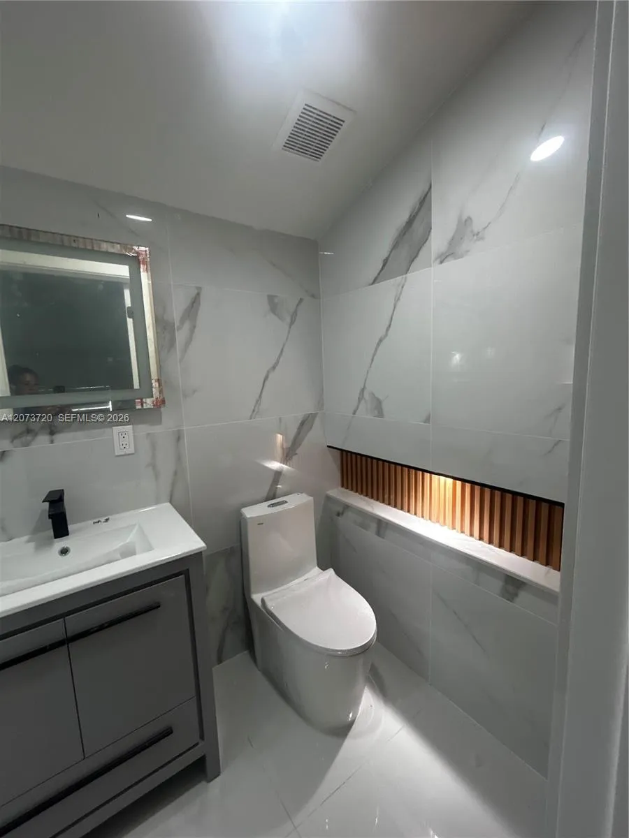 464 Minola Dr Miami Springs, FL 33166