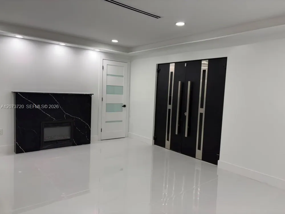 464 Minola Dr Miami Springs, FL 33166