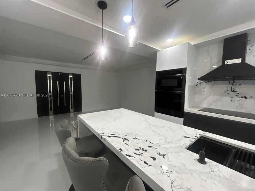 464 Minola Dr Miami Springs, FL 33166