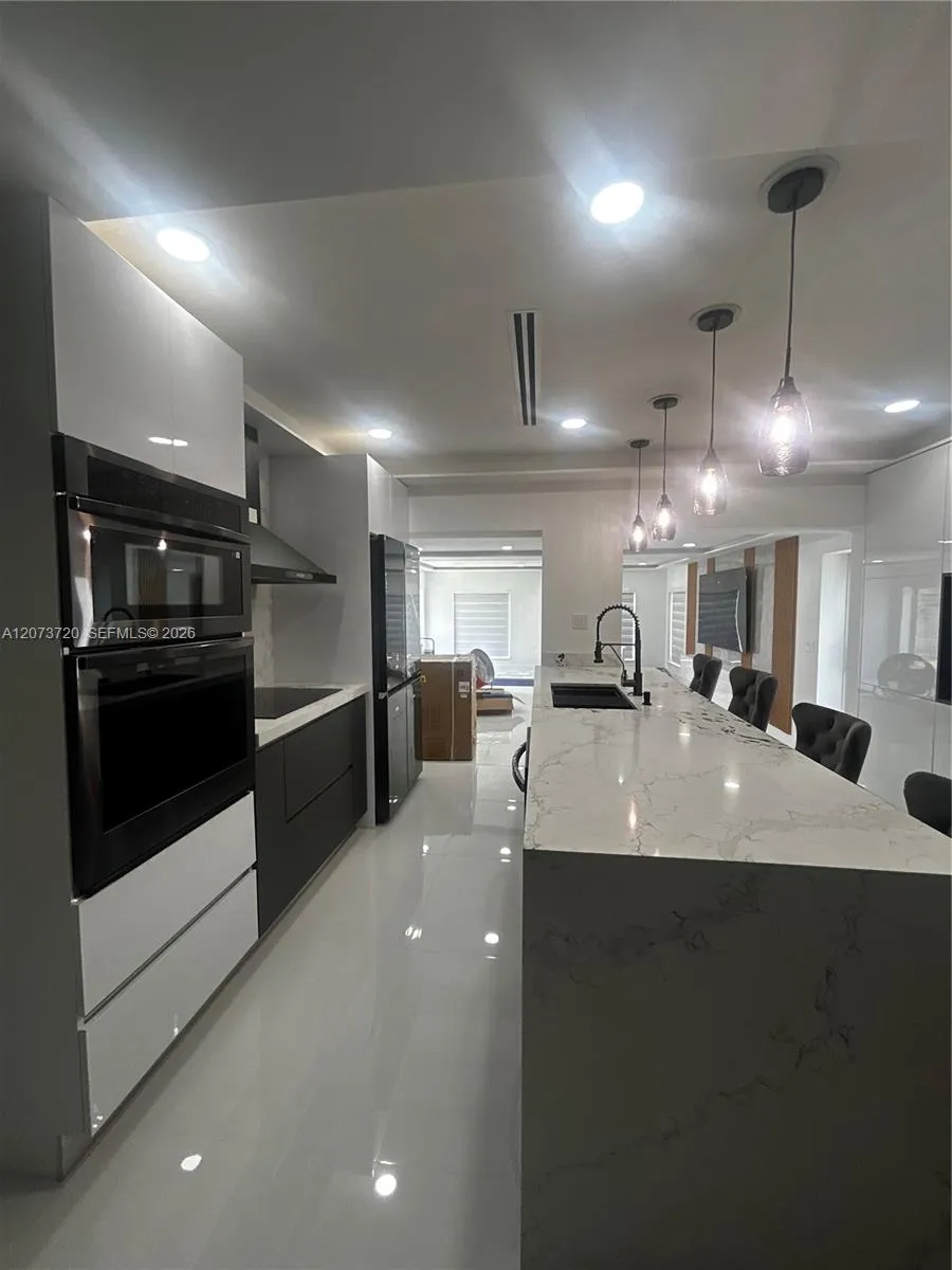 464 Minola Dr Miami Springs, FL 33166