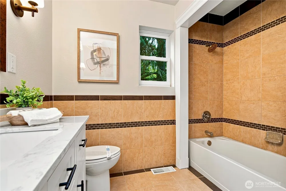 2022 227th Avenue NE Sammamish, WA 98074