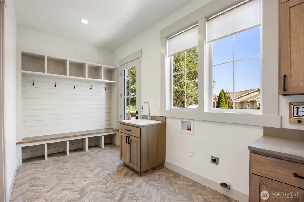 10171 Rd 5.7 NE Moses Lake, WA 98837