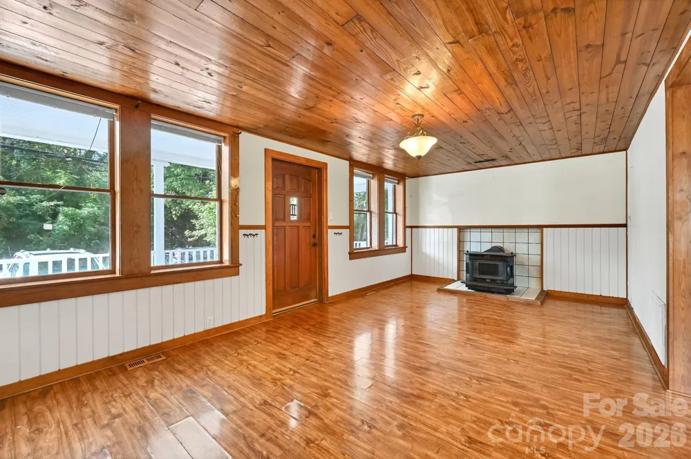 376 Fairview Road Asheville, NC 28803