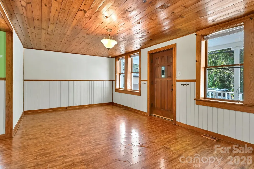 376 Fairview Road Asheville, NC 28803