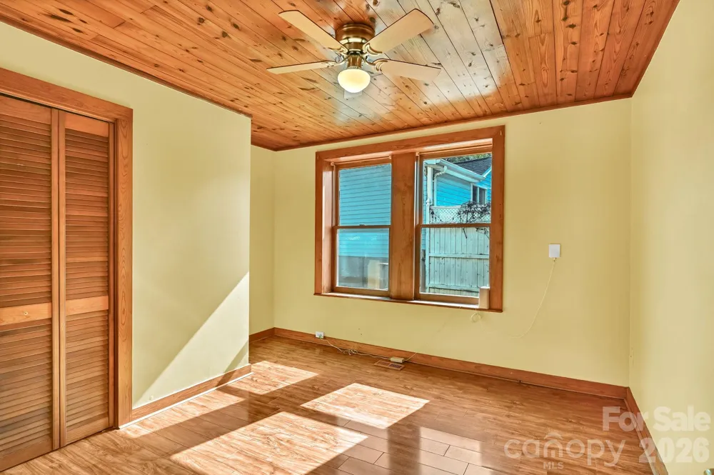 376 Fairview Road Asheville, NC 28803