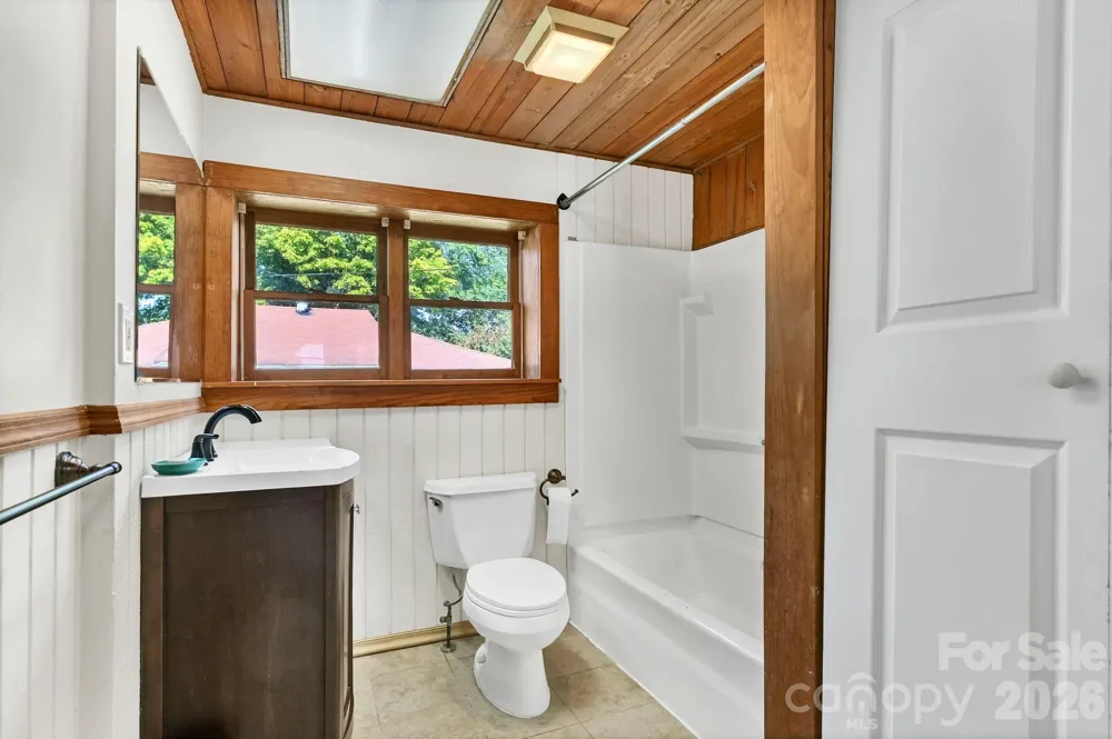 376 Fairview Road Asheville, NC 28803