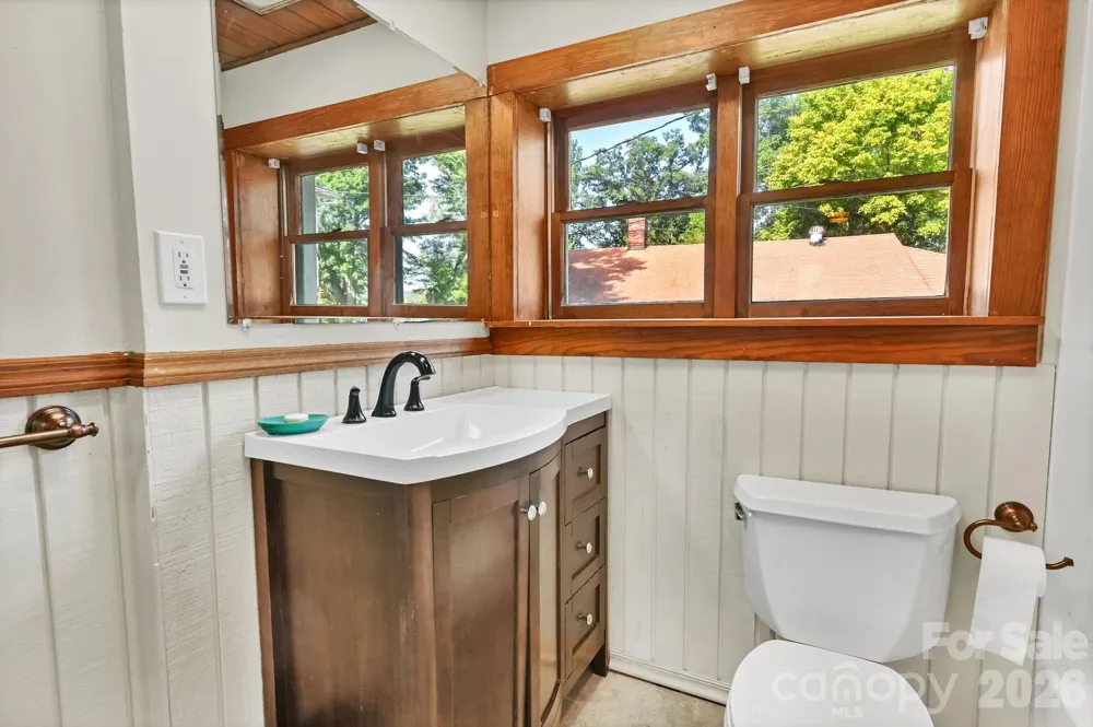 376 Fairview Road Asheville, NC 28803