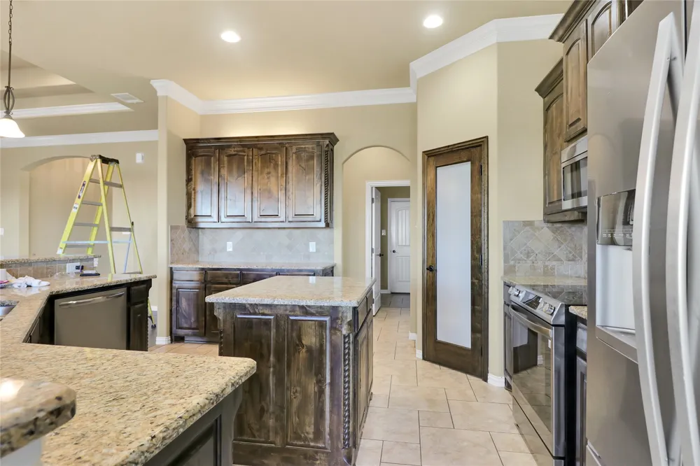 694 Jennings Lane Azle, TX 76020