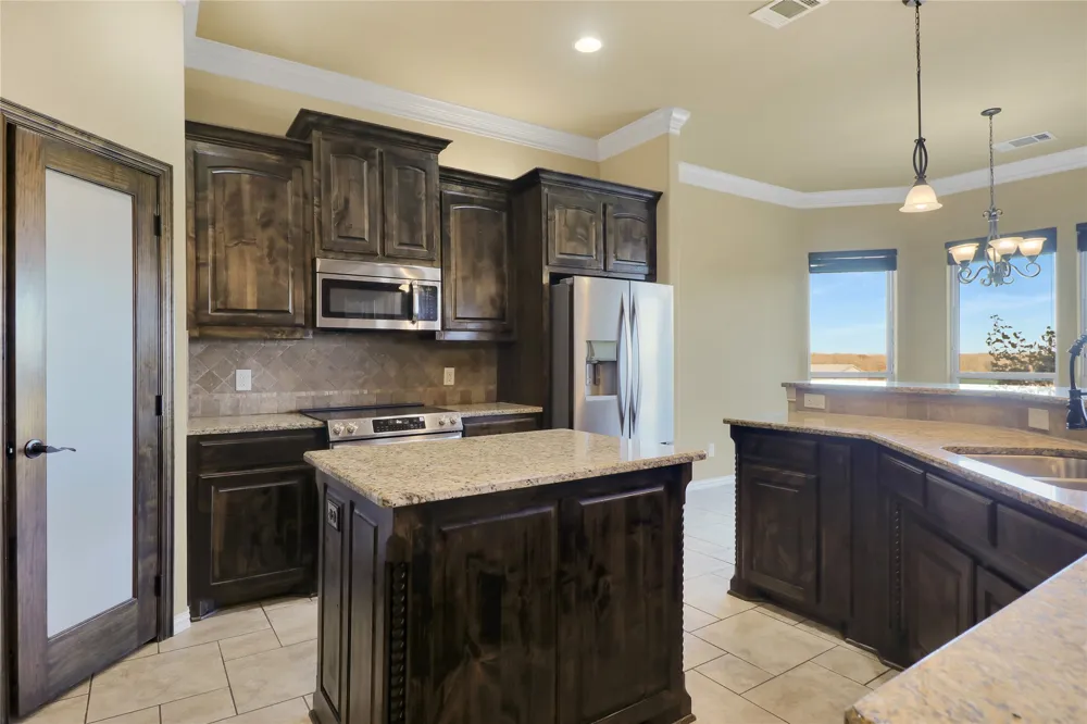 694 Jennings Lane Azle, TX 76020