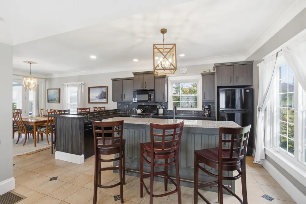 205 E Savidge Street Spring Lake, MI 49456