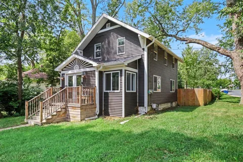 2125 Briar Place