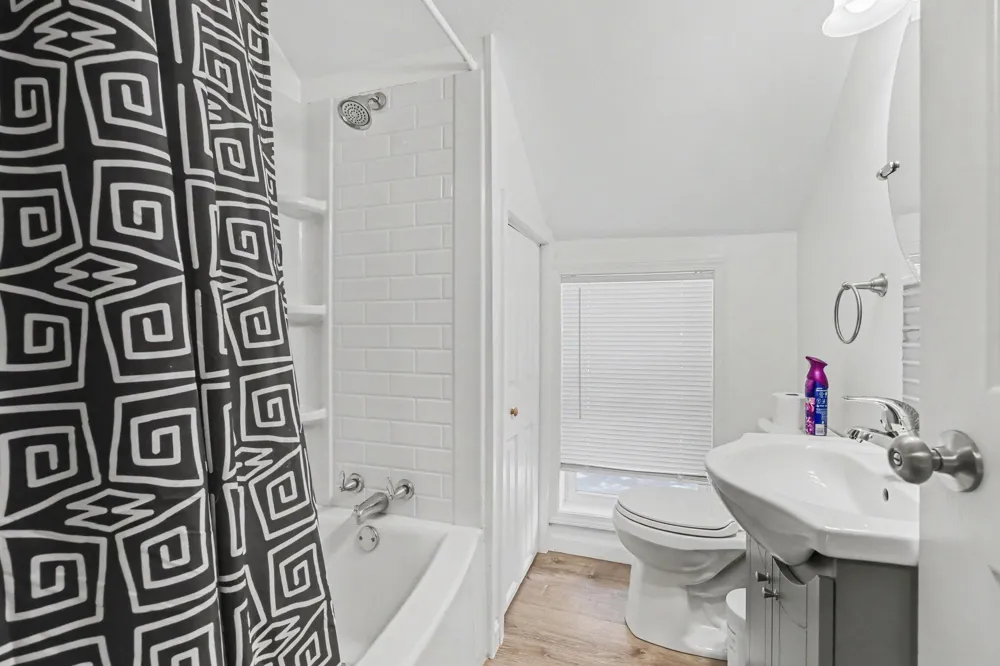 2125 Briar Place Kalamazoo, MI 49048