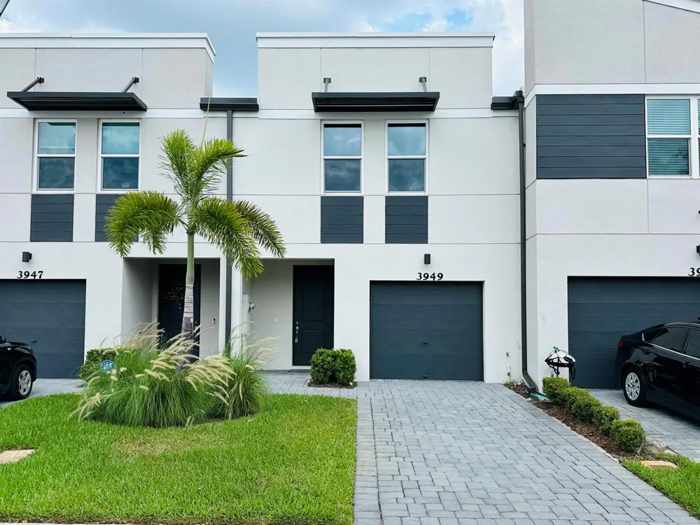 3949 SE Mentmore Lane Stuart, FL 34997