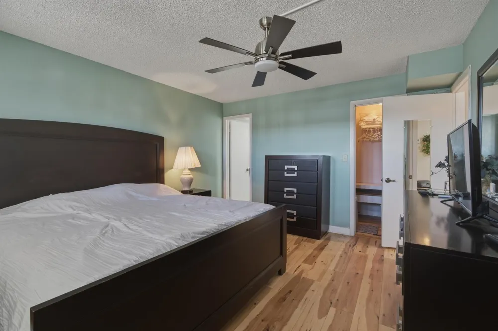 9420 S HOLLYBROOK LAKE DRIVE #304 Pembroke Pines, FL 33025