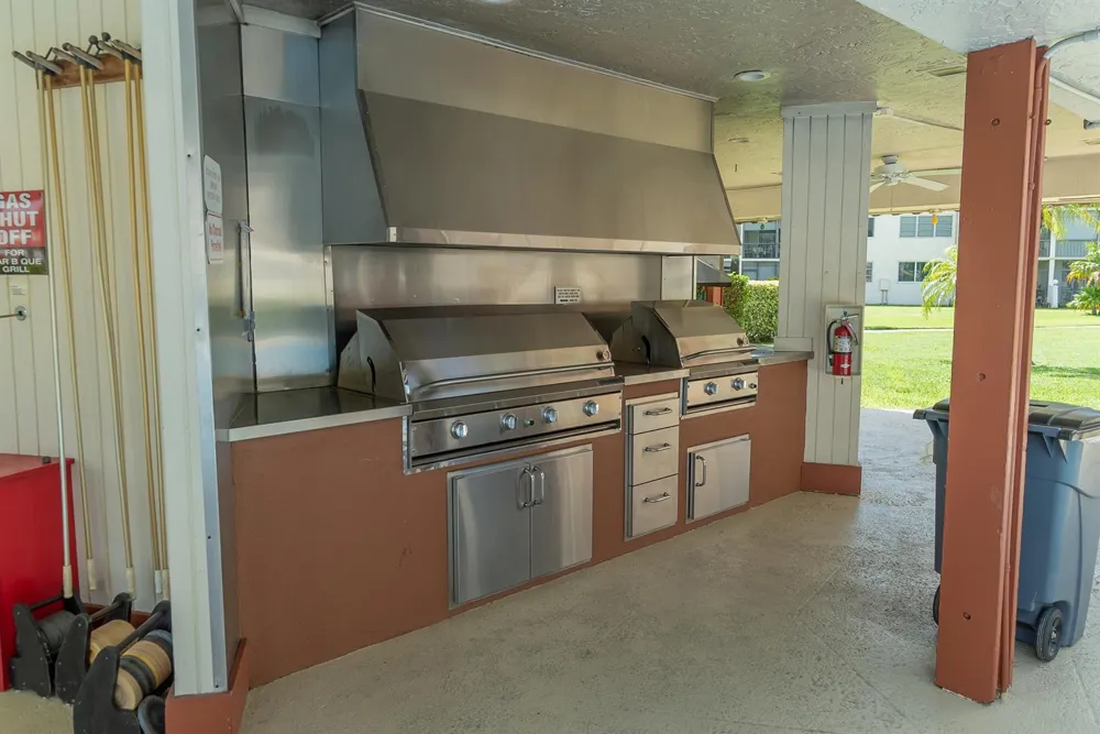 9420 S HOLLYBROOK LAKE DRIVE #304 Pembroke Pines, FL 33025