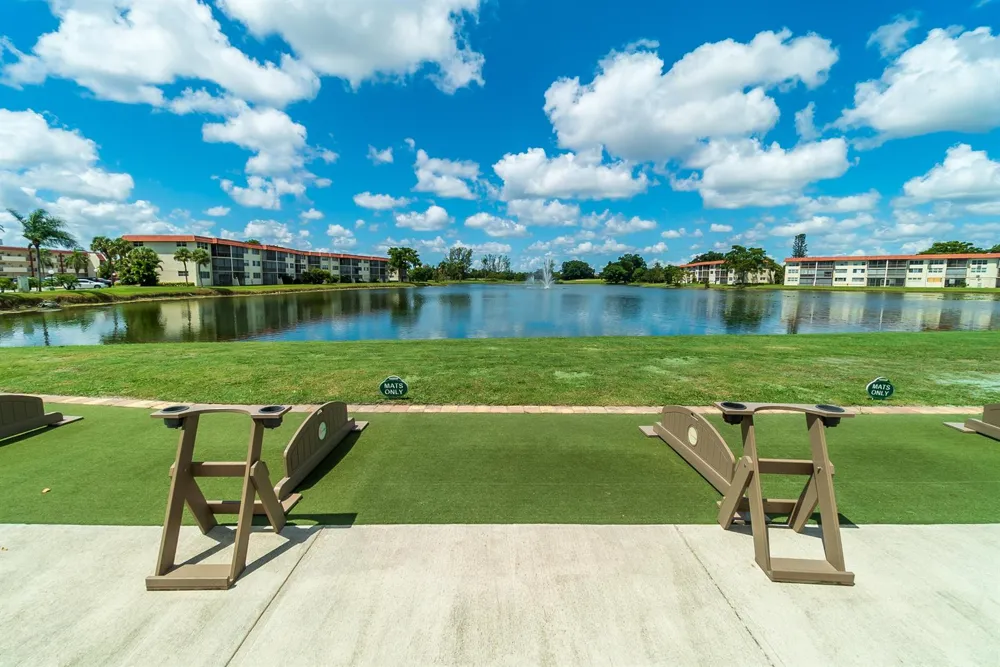 9420 S HOLLYBROOK LAKE DRIVE #304 Pembroke Pines, FL 33025