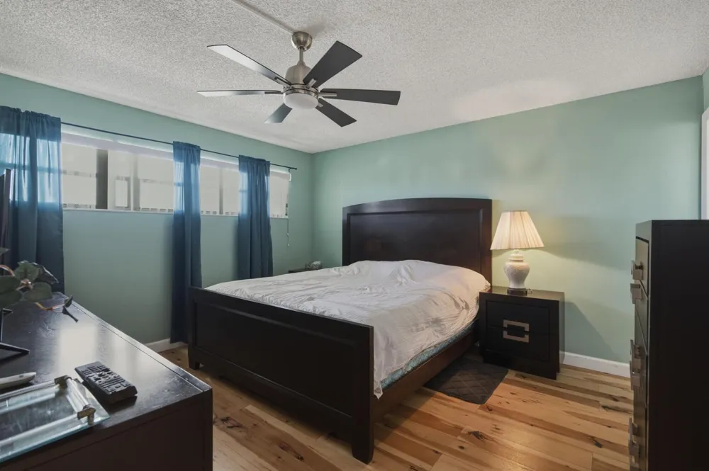 9420 S HOLLYBROOK LAKE DRIVE #304 Pembroke Pines, FL 33025