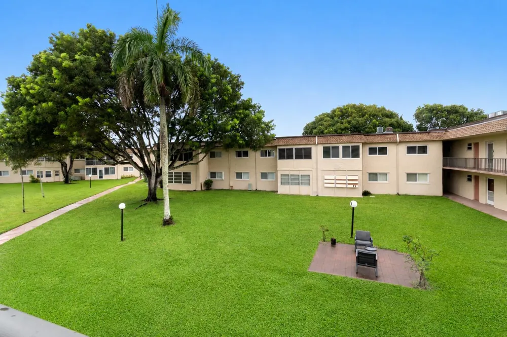 750 Lori Drive #224 Palm Springs, FL 33461