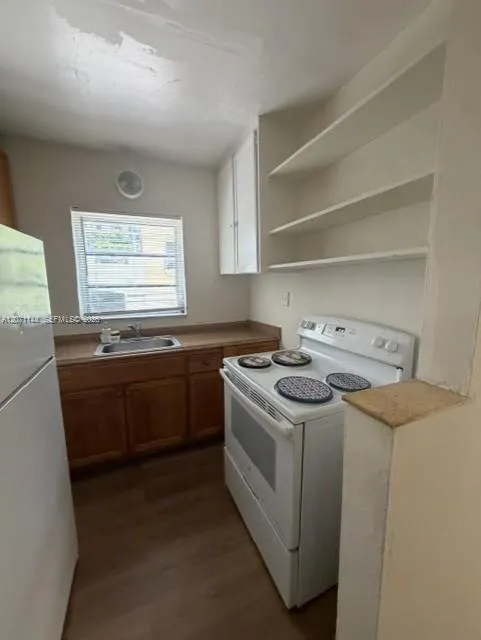 910 S Douglas Rd #3 Coral Gables, FL 33134