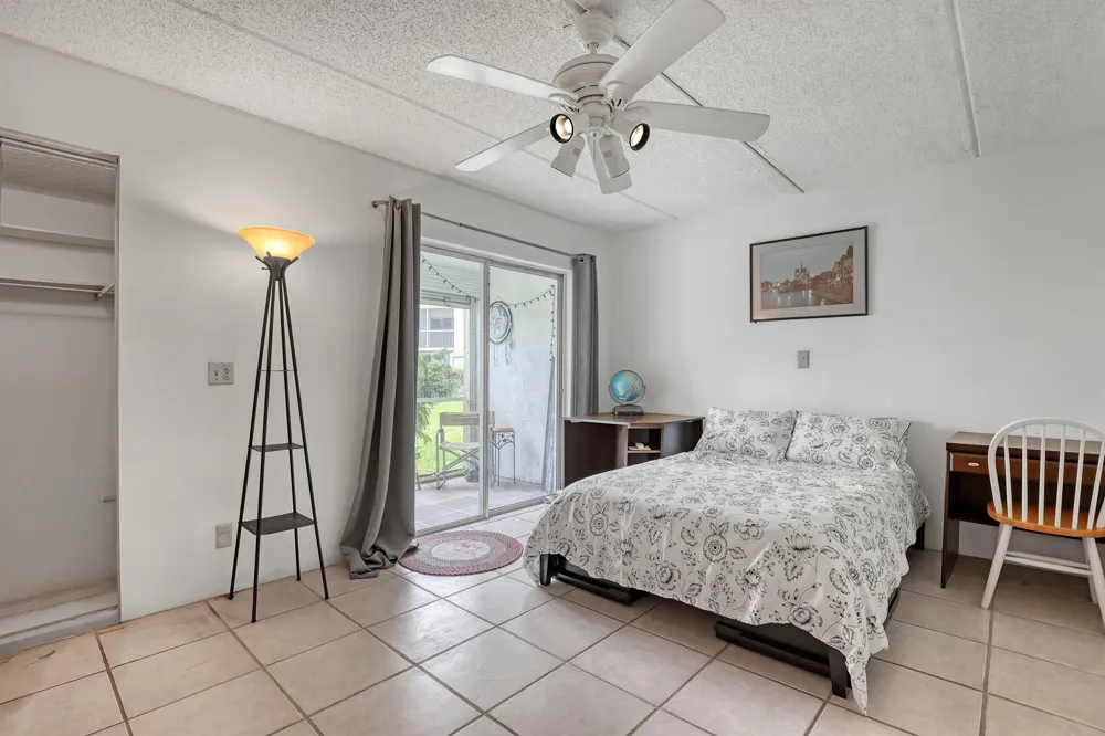 400 VILLAGE GREEN CIRCLE W #117 Palm Springs, FL 33461