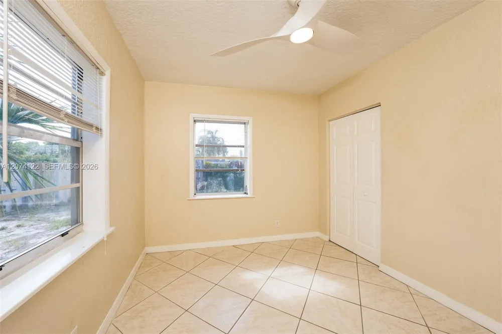 900 W Bloxham St Lantana, FL 33462