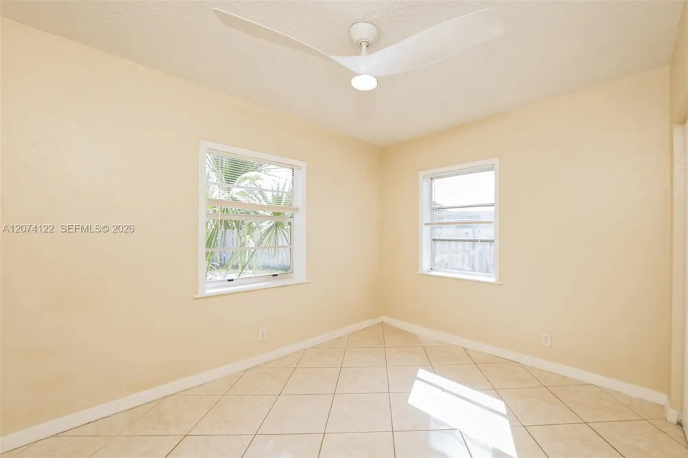 900 W Bloxham St Lantana, FL 33462