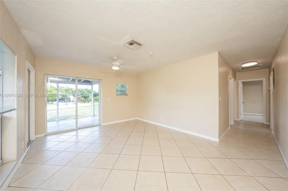 900 W Bloxham St Lantana, FL 33462