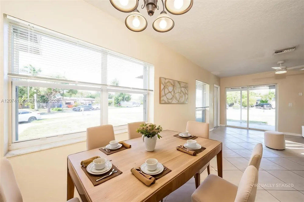 900 W Bloxham St Lantana, FL 33462