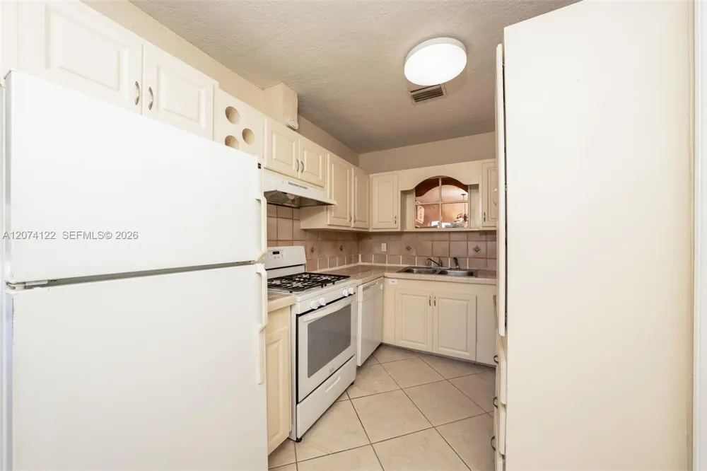 900 W Bloxham St Lantana, FL 33462
