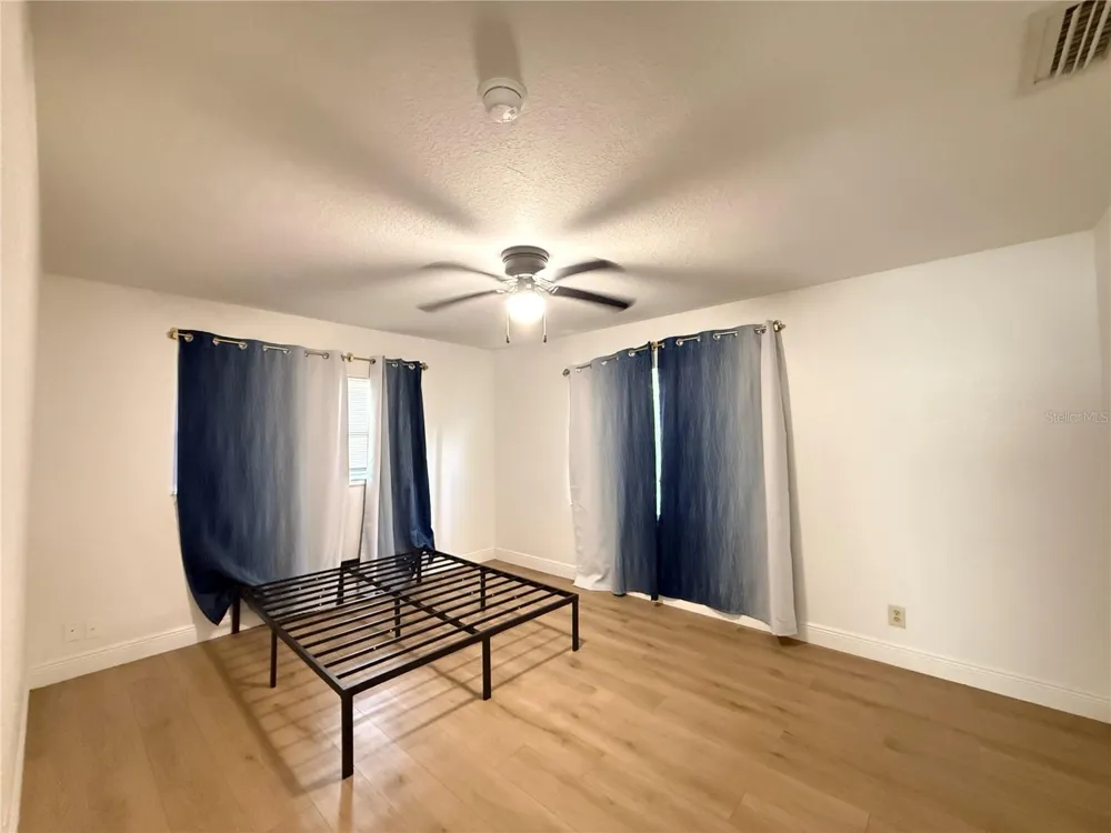 524 LAKEMONT AVENUE Winter Park, FL 32792