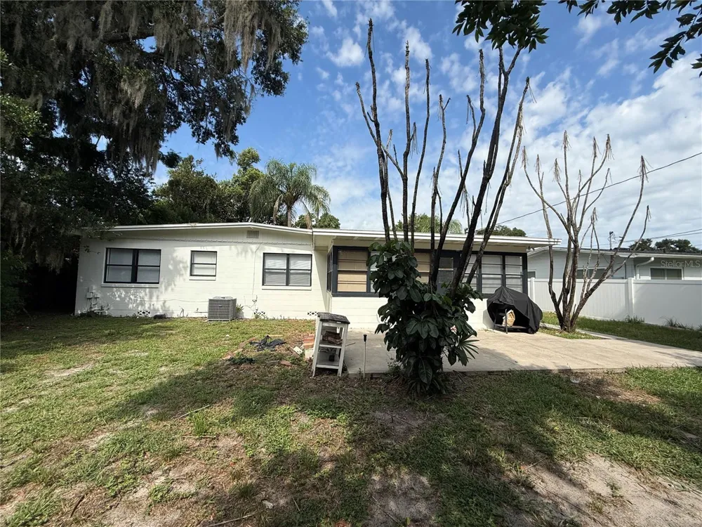 524 LAKEMONT AVENUE Winter Park, FL 32792