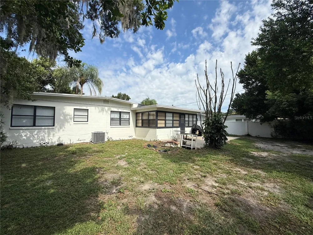 524 LAKEMONT AVENUE Winter Park, FL 32792