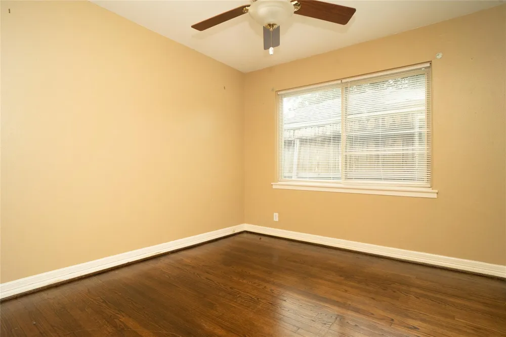 4833 Hummingbird Street Houston, TX 77035