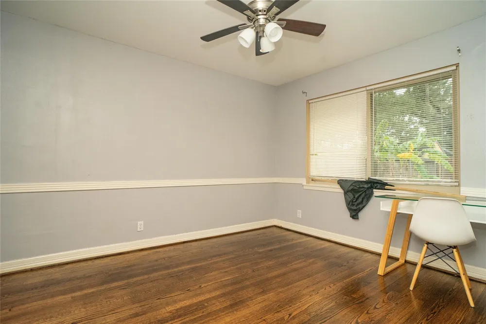 4833 Hummingbird Street Houston, TX 77035