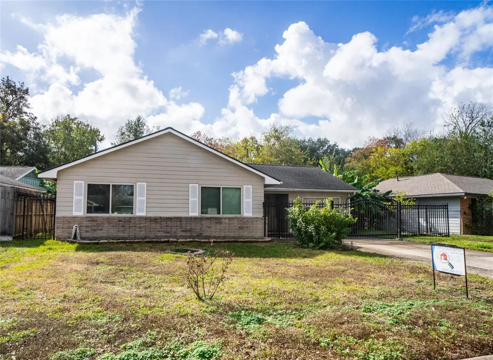 4833 Hummingbird Street Houston, TX 77035