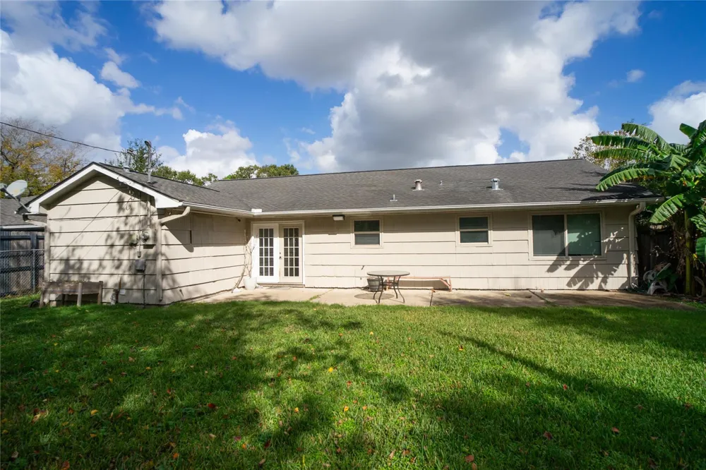 4833 Hummingbird Street Houston, TX 77035