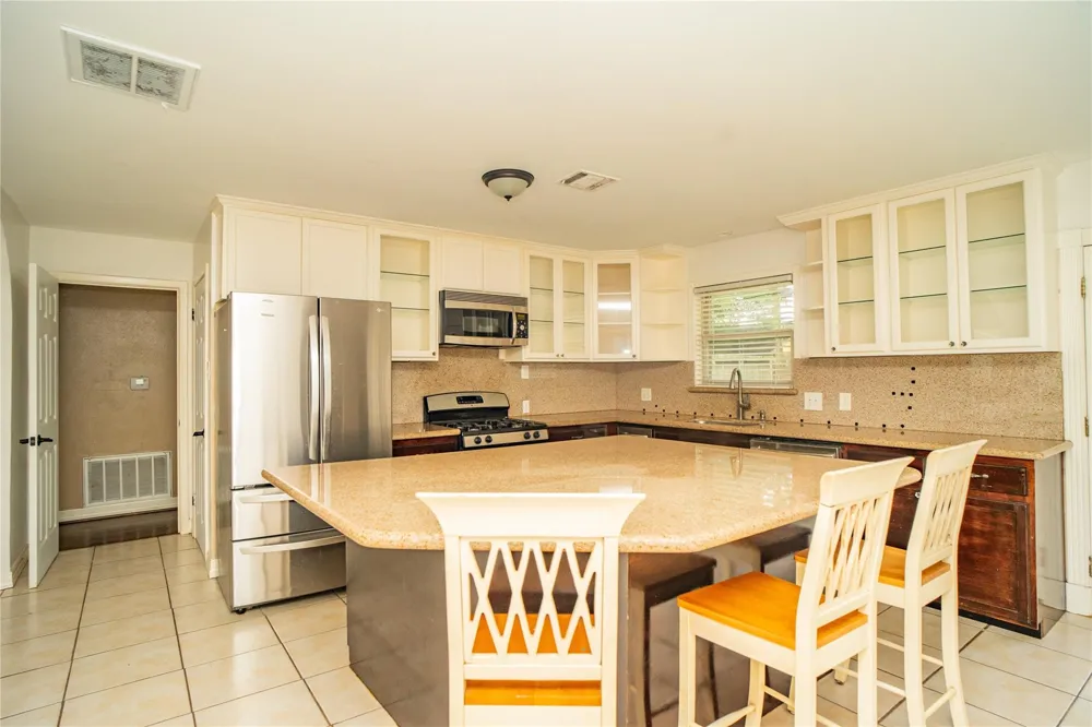 4833 Hummingbird Street Houston, TX 77035