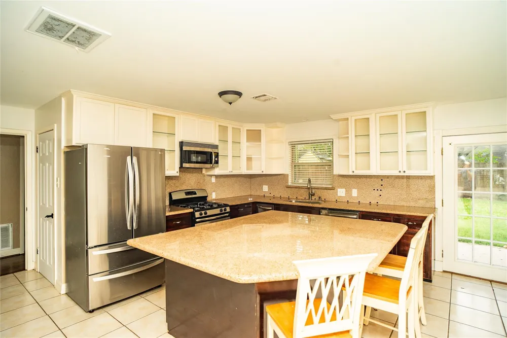 4833 Hummingbird Street Houston, TX 77035