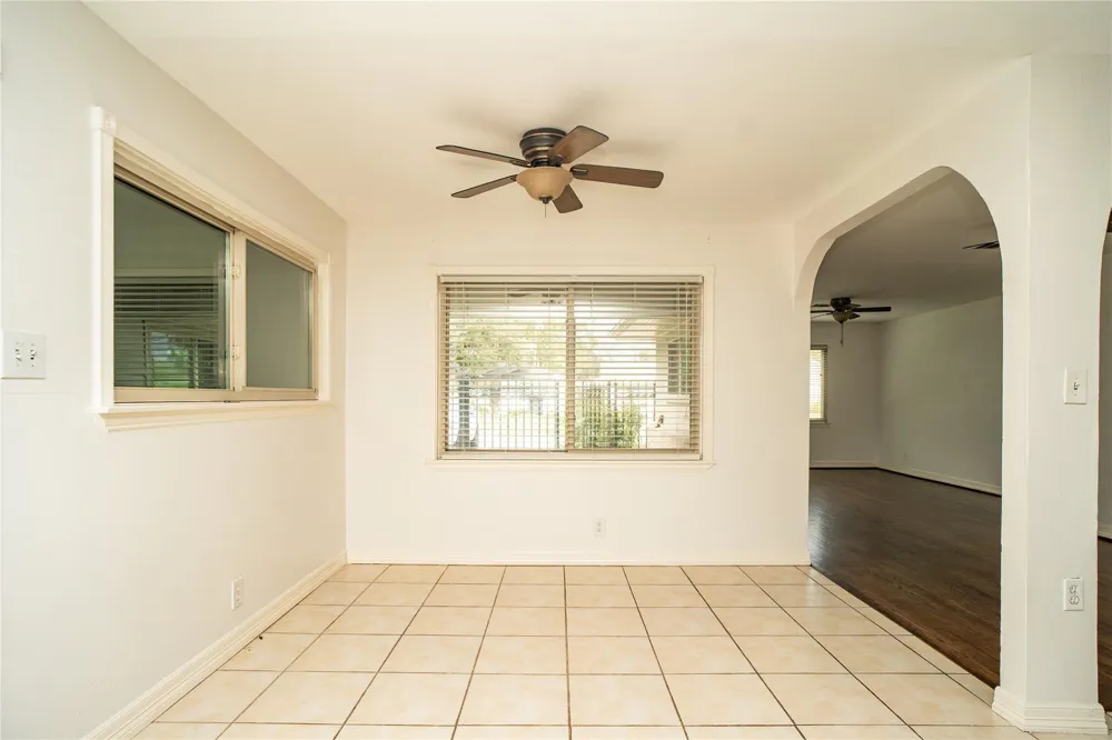 4833 Hummingbird Street Houston, TX 77035